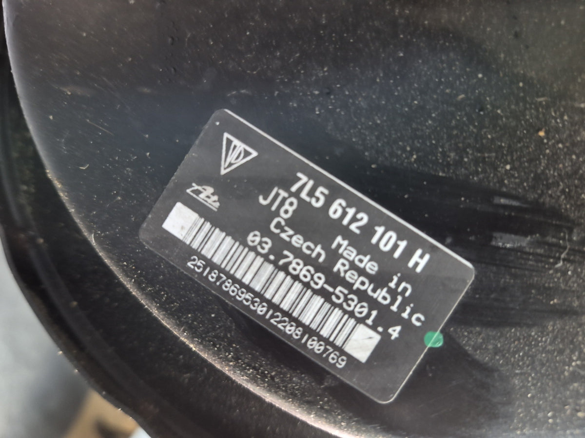 2008-2010 Porsche Cayenne 957 Brake Master Cylinder Booster Fluid Reservoir Tank
