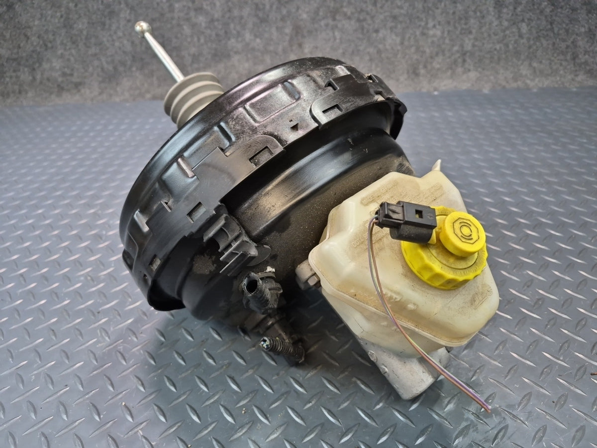 2008-2010 Porsche Cayenne 957 Brake Master Cylinder Booster Fluid Reservoir Tank