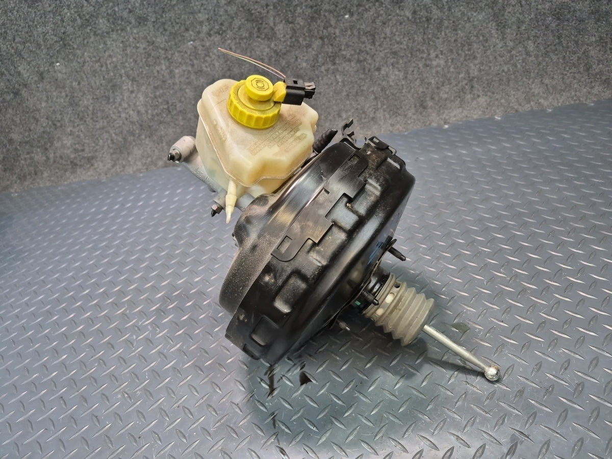 2008-2010 Porsche Cayenne 957 Brake Master Cylinder Booster Fluid Reservoir Tank