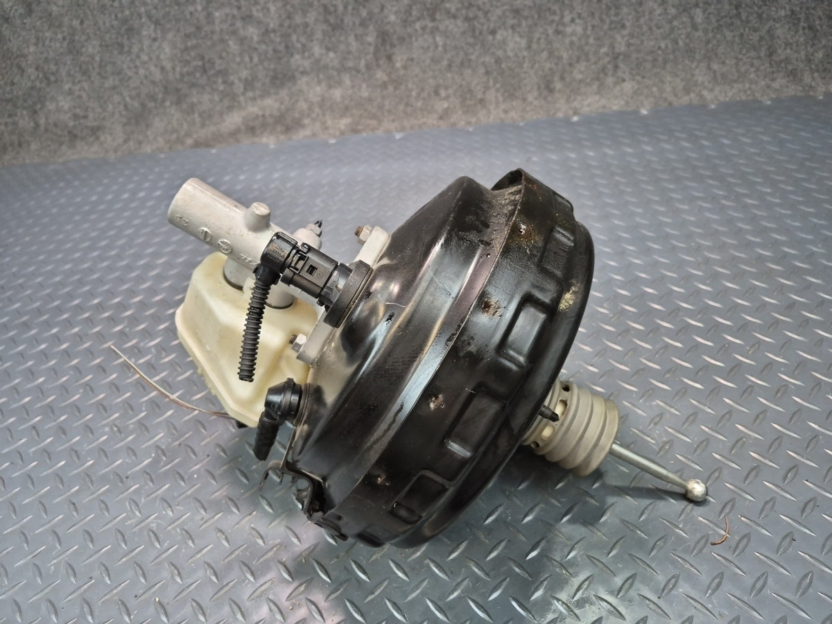 2008-2010 Porsche Cayenne 957 Brake Master Cylinder Booster Fluid Reservoir Tank