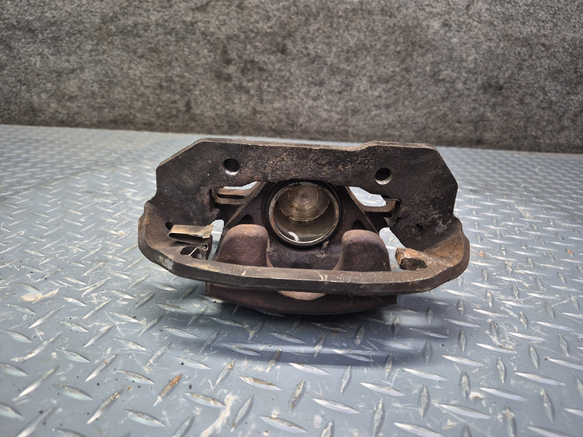 82-85 Toyota Celica RA65 GT GTS Set of 2 Front Left & Right Brake Caliper OEM