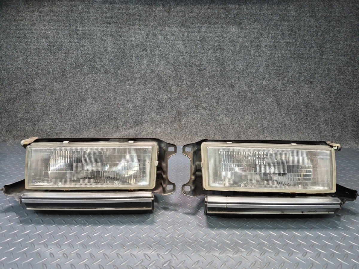 84-86 Toyota Cressida MX73 Front Left & Right Halogen Headlight Lamp Set OEM
