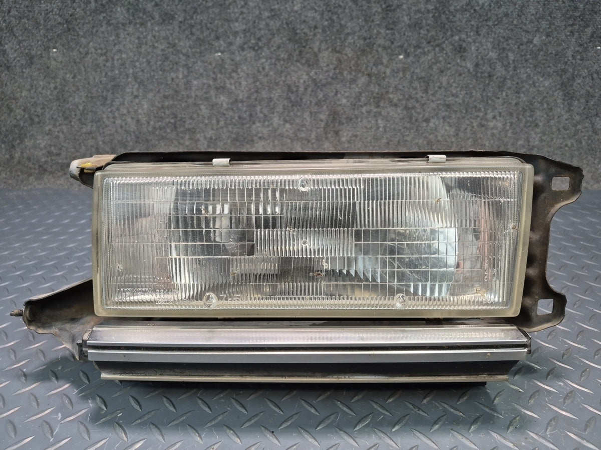 84-86 Toyota Cressida MX73 Front Left & Right Halogen Headlight Lamp Set OEM