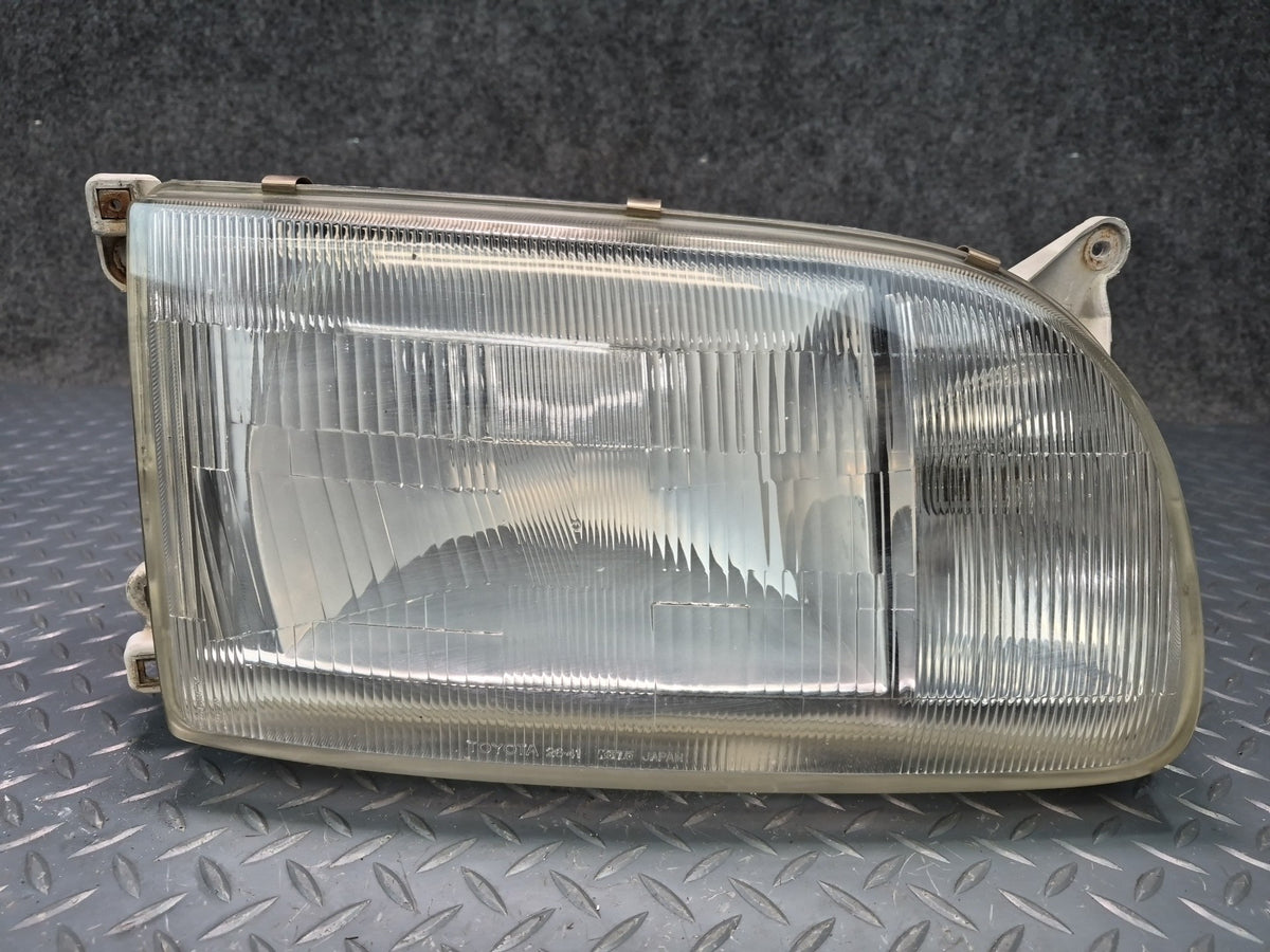 93-95 Toyota Hiace KZH106W Front Right Halogen Headlight Lamp OEM