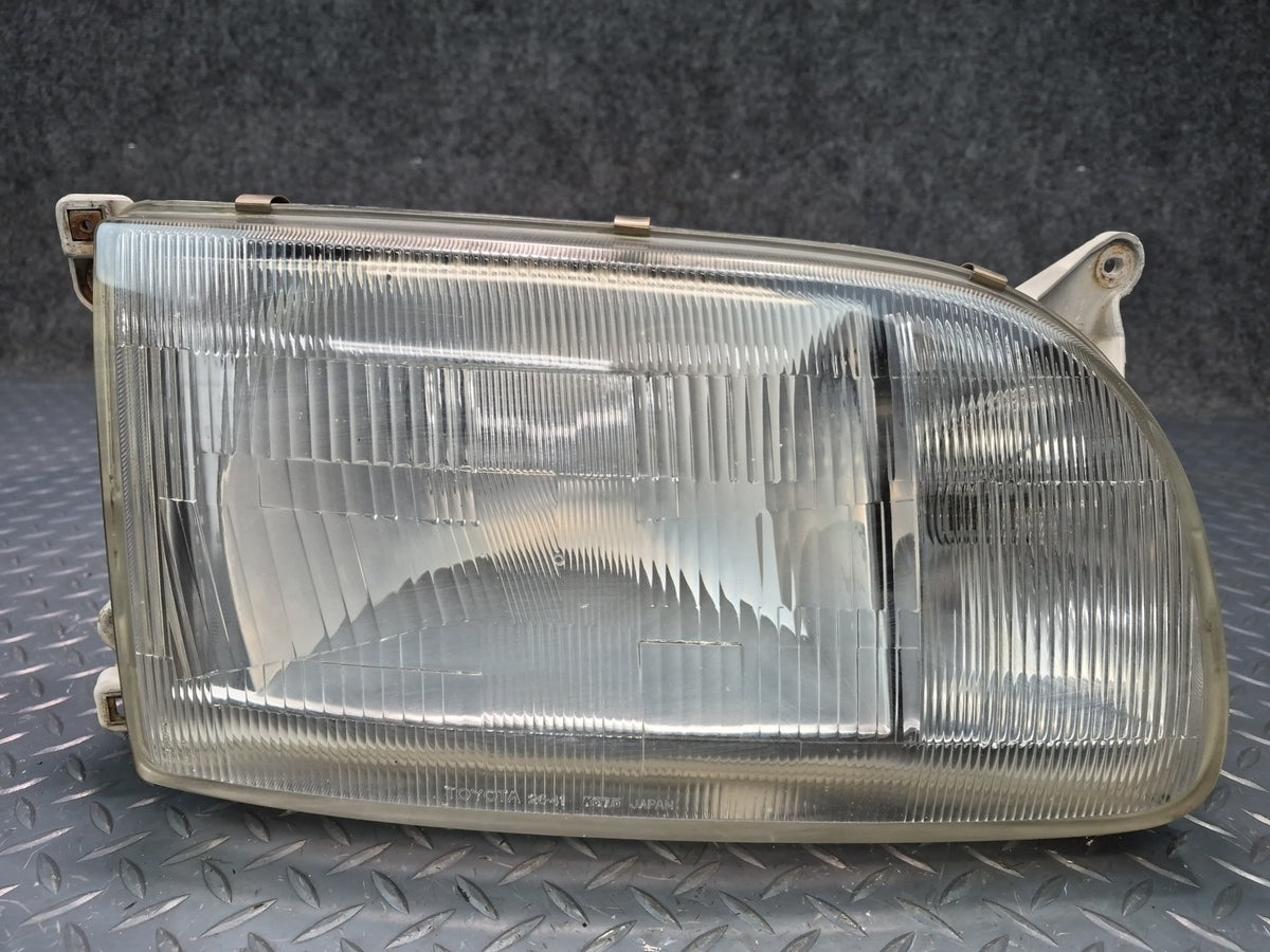 93-95 Toyota Hiace KZH106W Front Right Halogen Headlight Lamp OEM
