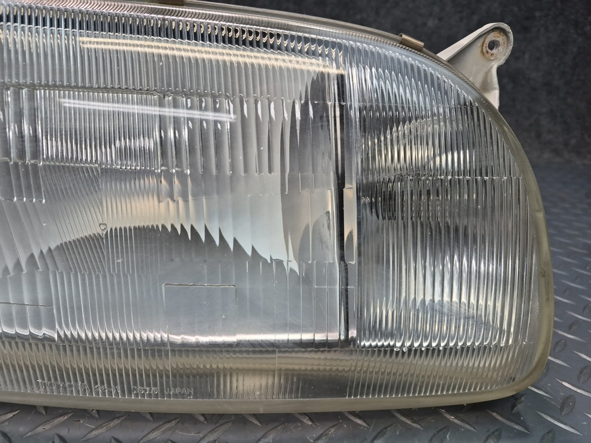 93-95 Toyota Hiace KZH106W Front Right Halogen Headlight Lamp OEM