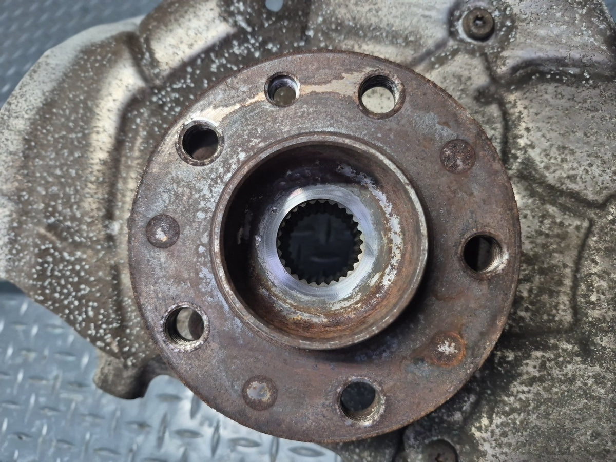 17-19 Alfa Romeo Giulia Q4 AWD Front Right Spindle Knuckle Wheel Hub Bearing OEM