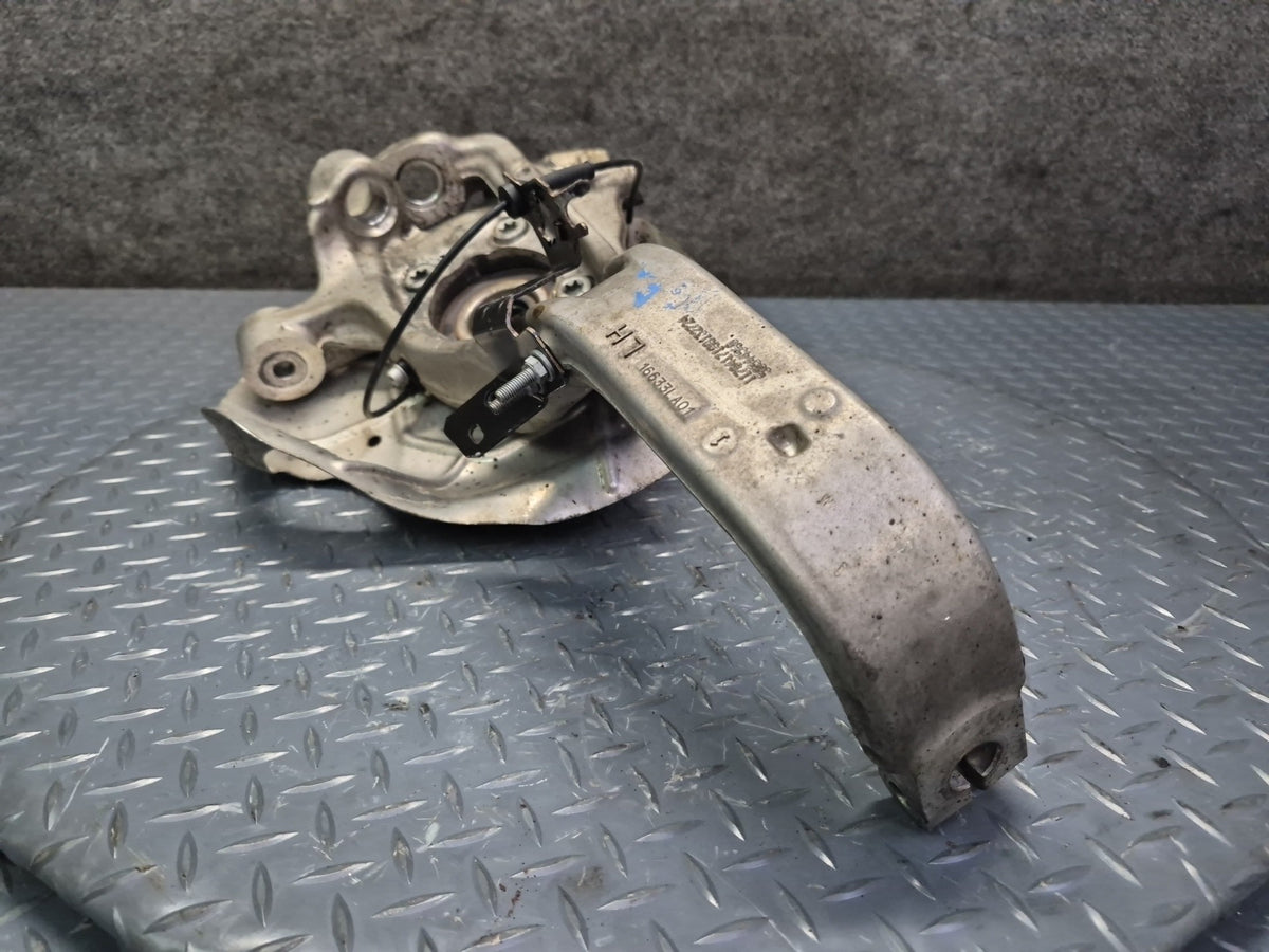 17-19 Alfa Romeo Giulia Q4 AWD Front Left Spindle Knuckle Wheel Hub Bearing OEM