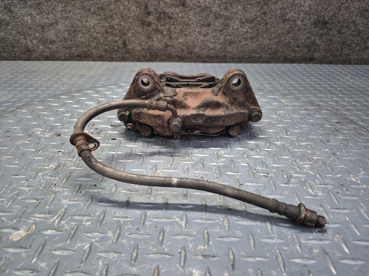 2003-2007 Lexus UZJ100L LX470 AWD Front Left & Right Brake Caliper Set of 2