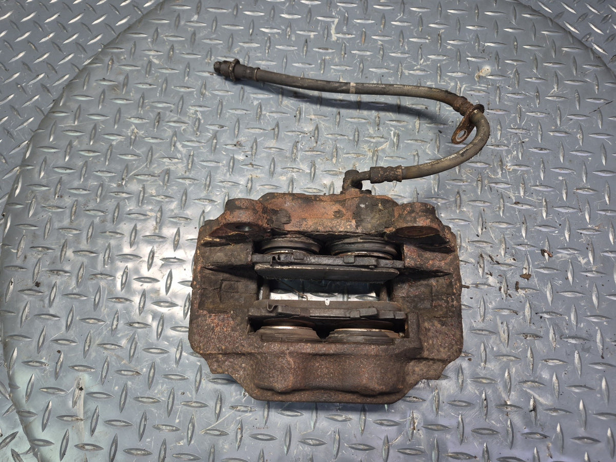 2003-2007 Lexus UZJ100L LX470 AWD Front Left & Right Brake Caliper Set of 2