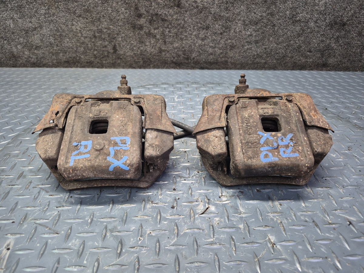 2003-2007 Lexus UZJ100L LX470 AWD Rear Left & Right Brake Caliper Set of 2