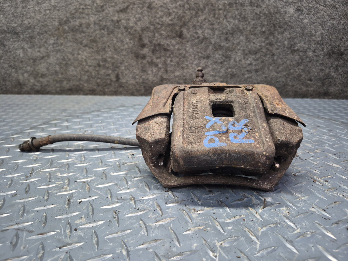 2003-2007 Lexus UZJ100L LX470 AWD Rear Left & Right Brake Caliper Set of 2