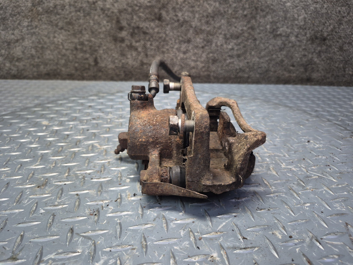2003-2007 Lexus UZJ100L LX470 AWD Rear Left & Right Brake Caliper Set of 2
