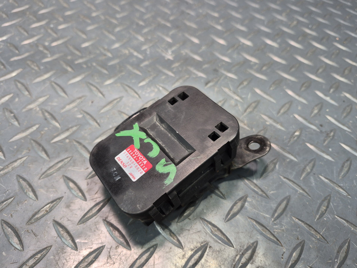 02-05 Lexus UZZ40L SC430 Air Smog Ventilation Sensor Module 88898-30010 OEM