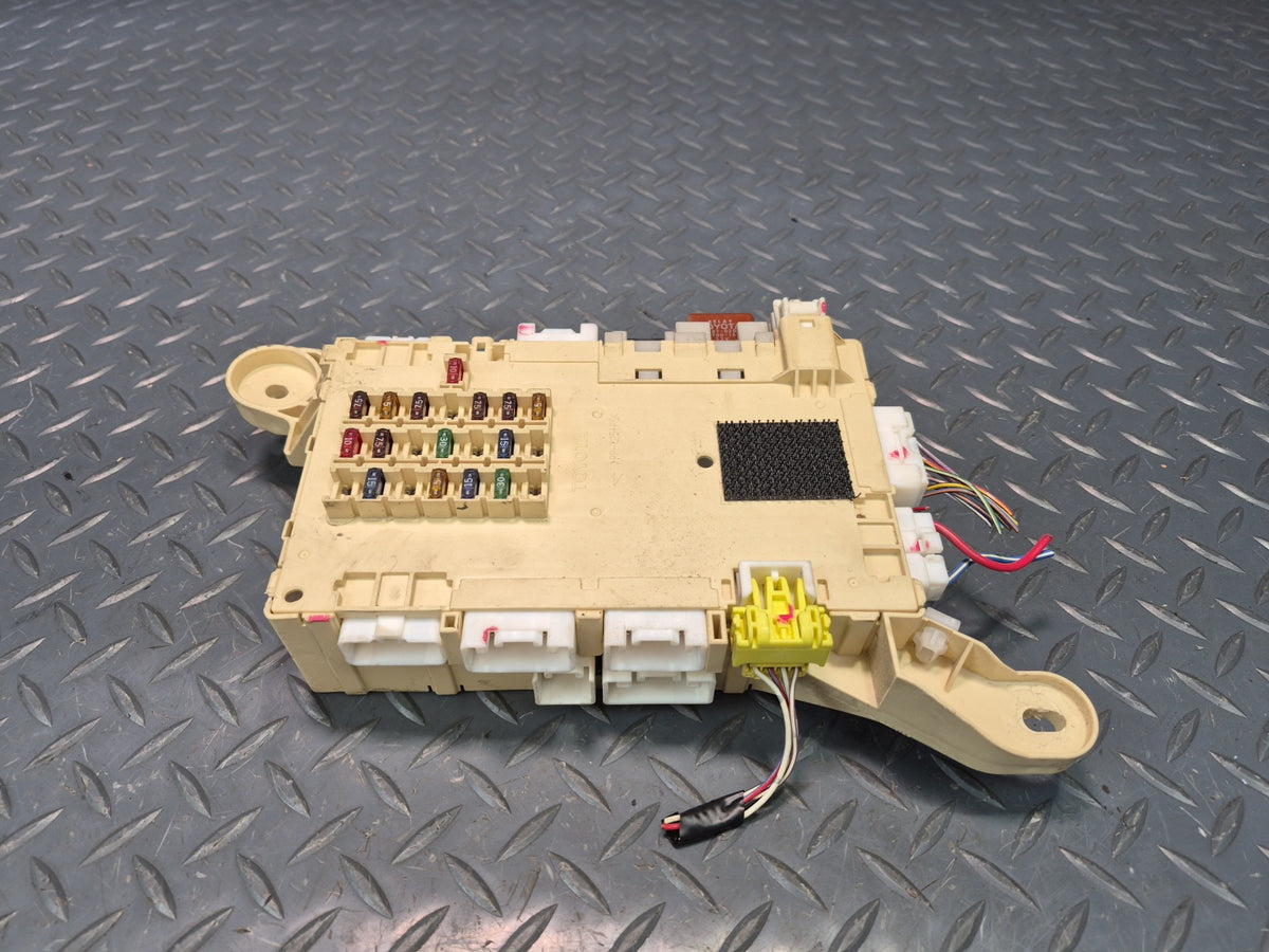 02-05 Lexus UZZ40L SC430 Front Left Dashboard Fuse Box Module 82730-24010 OEM