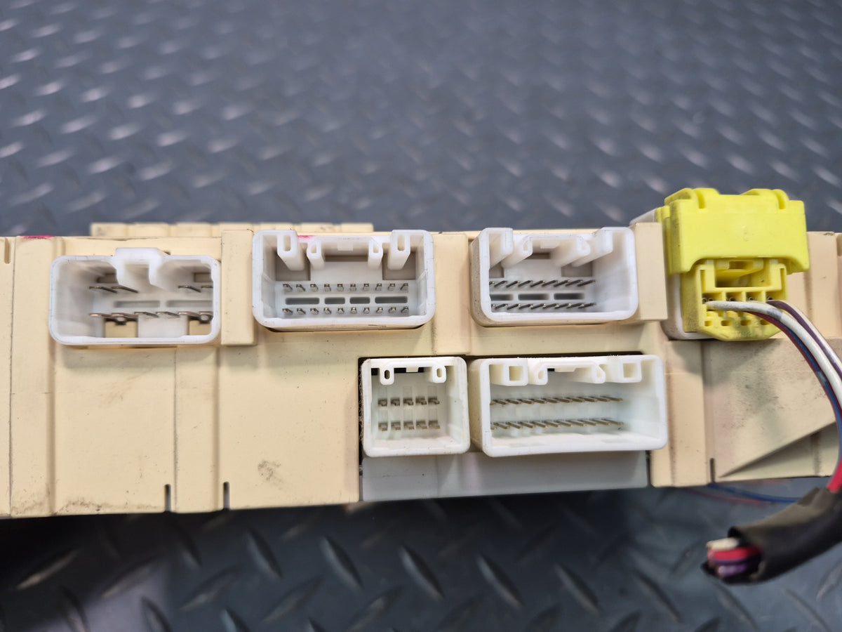 02-05 Lexus UZZ40L SC430 Front Left Dashboard Fuse Box Module 82730-24010 OEM