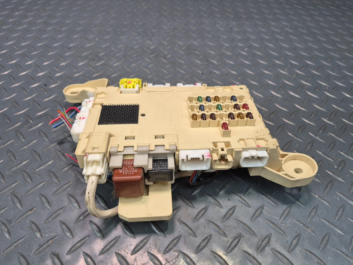 02-05 Lexus UZZ40L SC430 Front Left Dashboard Fuse Box Module 82730-24010 OEM