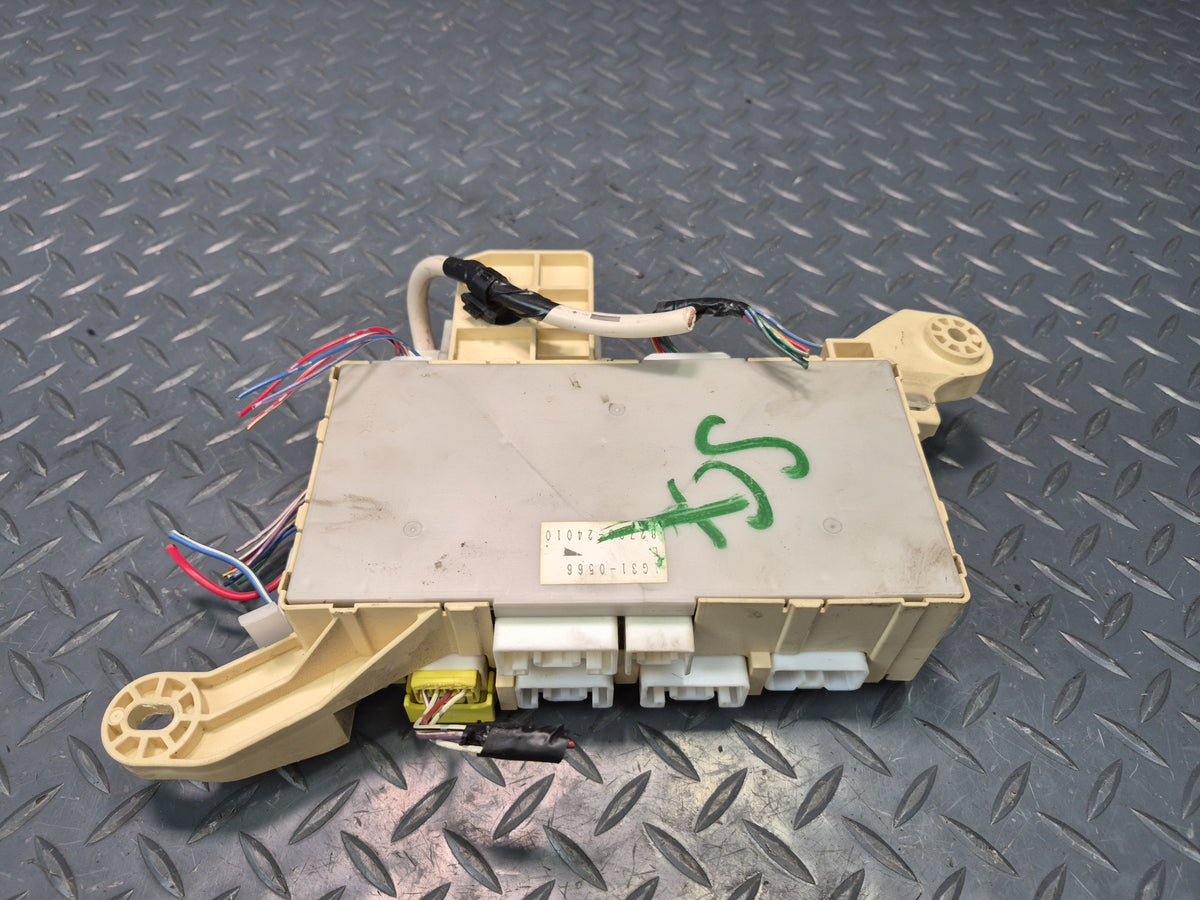 02-05 Lexus UZZ40L SC430 Front Left Dashboard Fuse Box Module 82730-24010 OEM