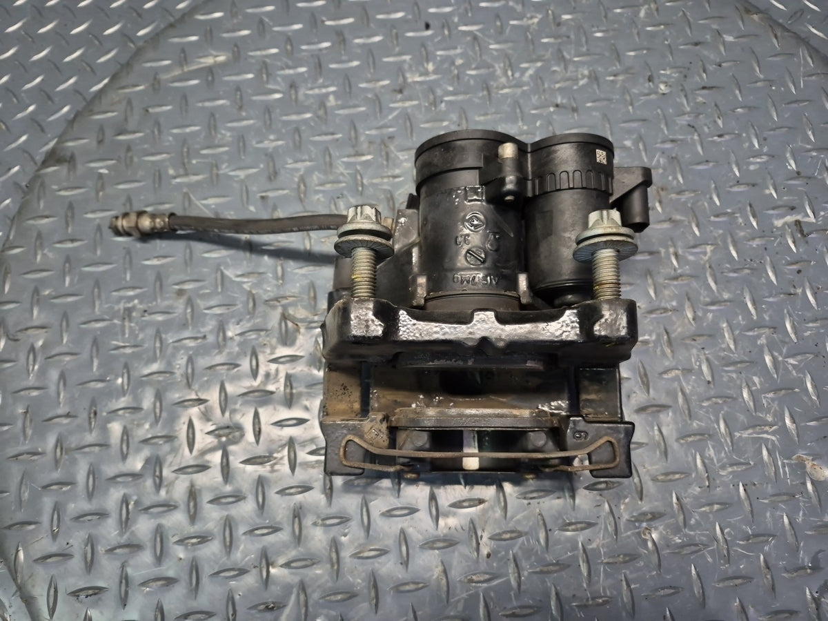 17-22 Alfa Romeo Giulia Q4 952 2.0L AWD Rear Left & Right Brake Calipers Set OEM