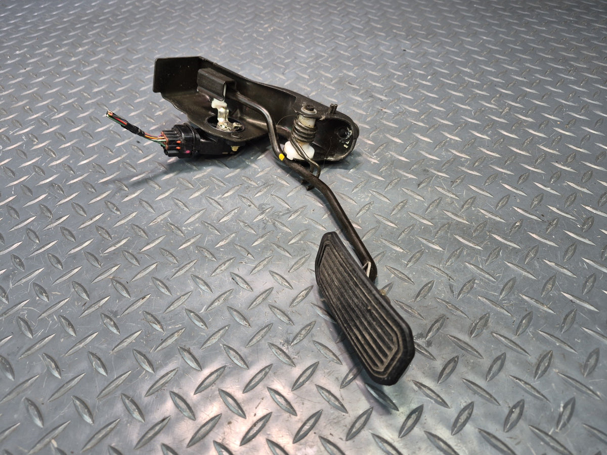 02-10 Lexus UZZ40L SC430 Gas Accelerator Throttle Pedal w Position Sensor OEM