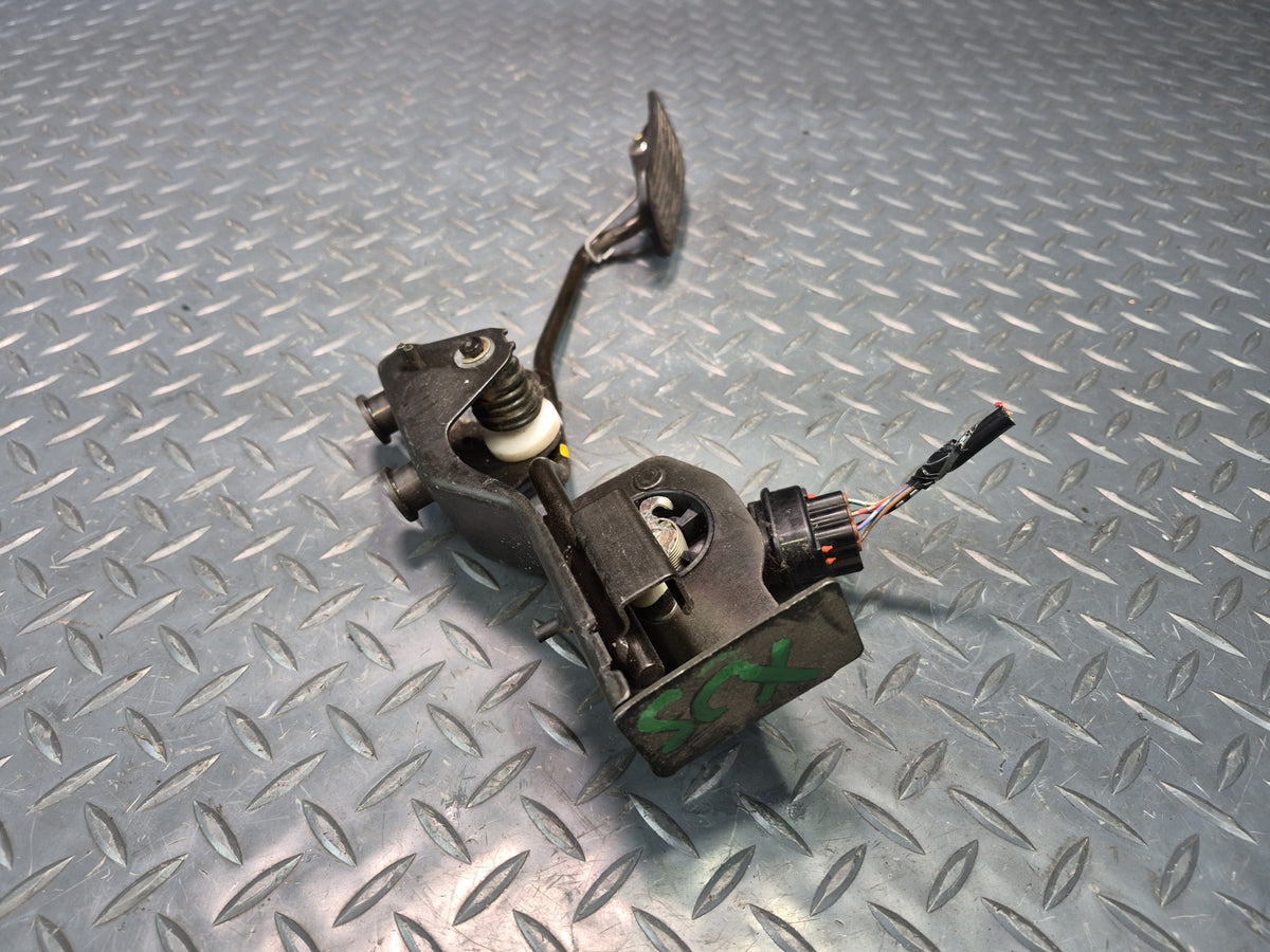 02-10 Lexus UZZ40L SC430 Gas Accelerator Throttle Pedal w Position Sensor OEM