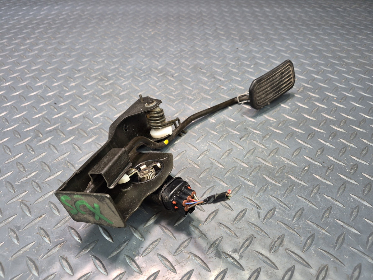 02-10 Lexus UZZ40L SC430 Gas Accelerator Throttle Pedal w Position Sensor OEM