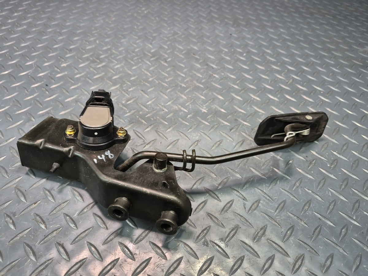 02-10 Lexus UZZ40L SC430 Gas Accelerator Throttle Pedal w Position Sensor OEM