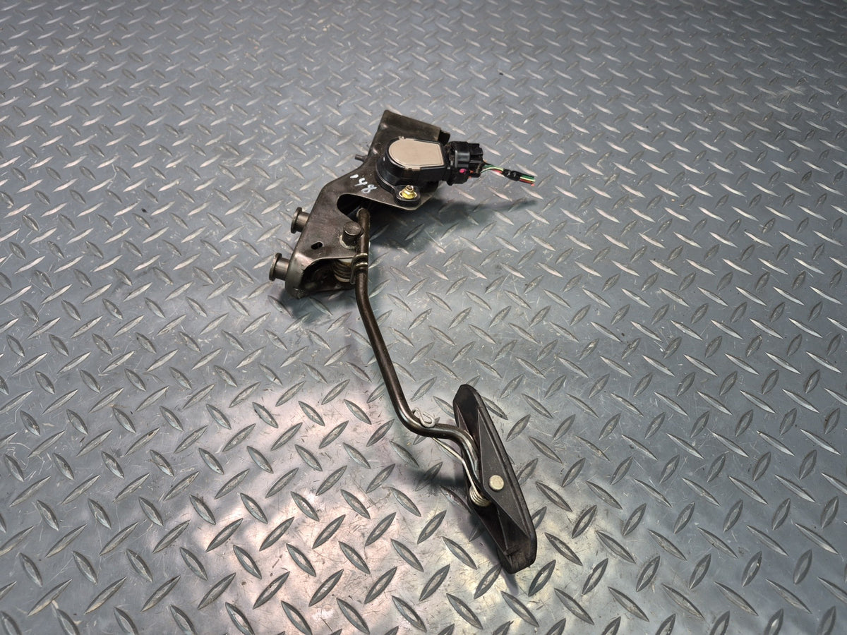 02-10 Lexus UZZ40L SC430 Gas Accelerator Throttle Pedal w Position Sensor OEM