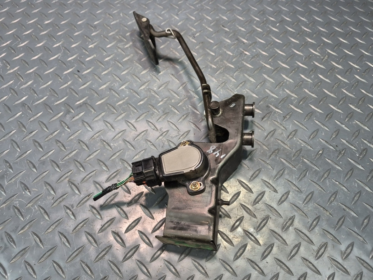 02-10 Lexus UZZ40L SC430 Gas Accelerator Throttle Pedal w Position Sensor OEM