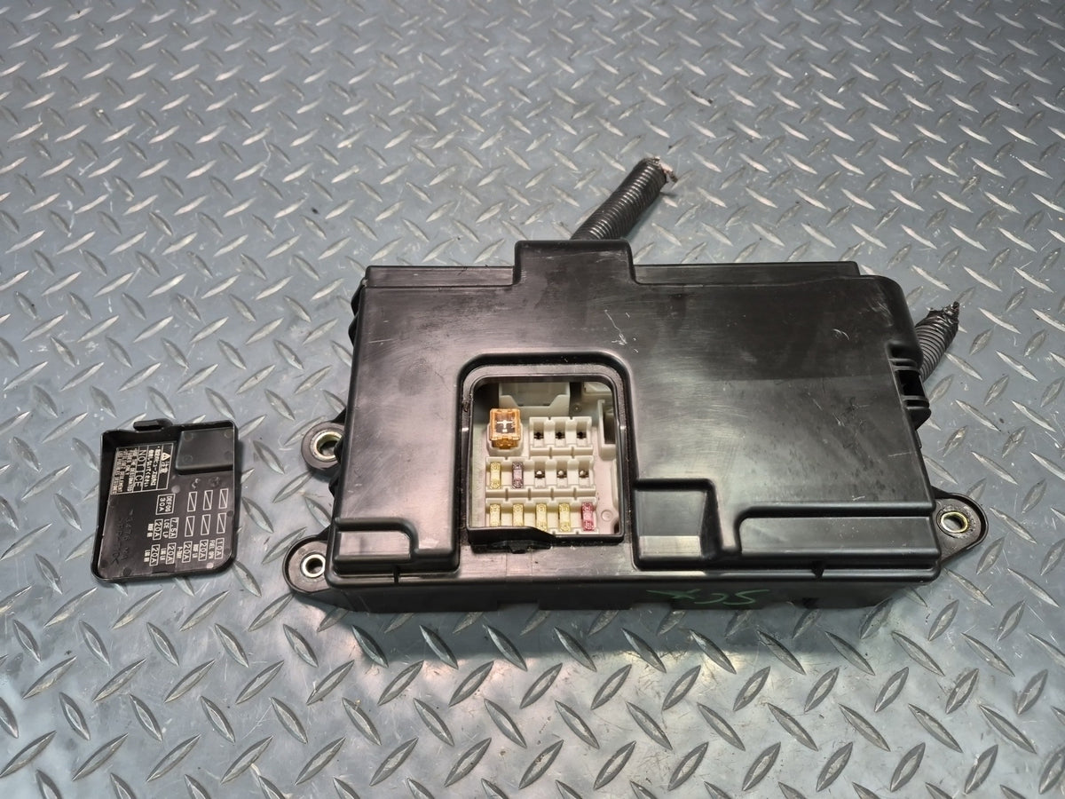 02-03 Lexus UZZ40L SC430 Rear Trunk Fuse Relay Box Module 82670-24090 OEM