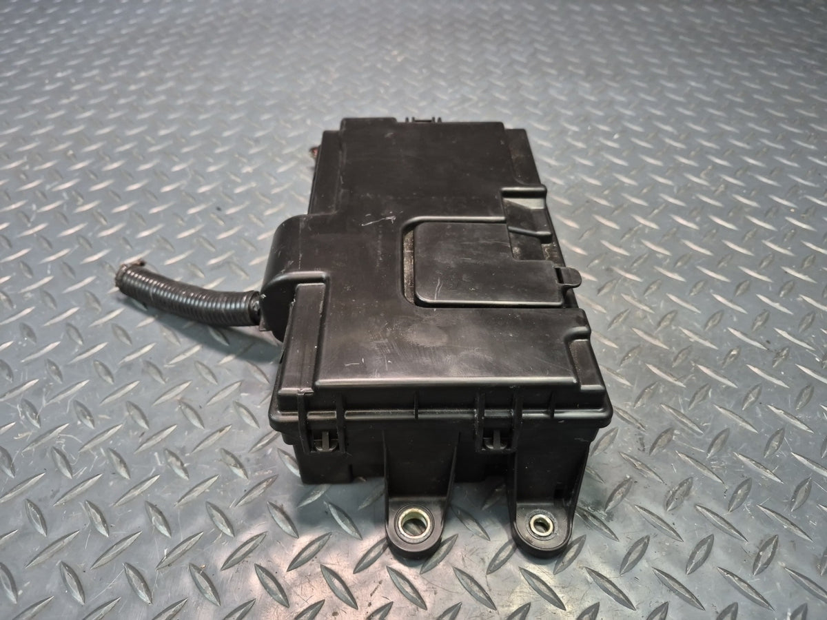 02-03 Lexus UZZ40L SC430 Rear Trunk Fuse Relay Box Module 82670-24090 OEM