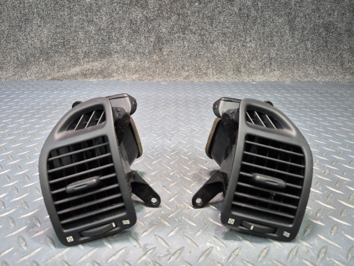 02-10 Lexus UZZ40L SC430 Set of 2 Dash Front Left & Right A/C Air Vent OEM