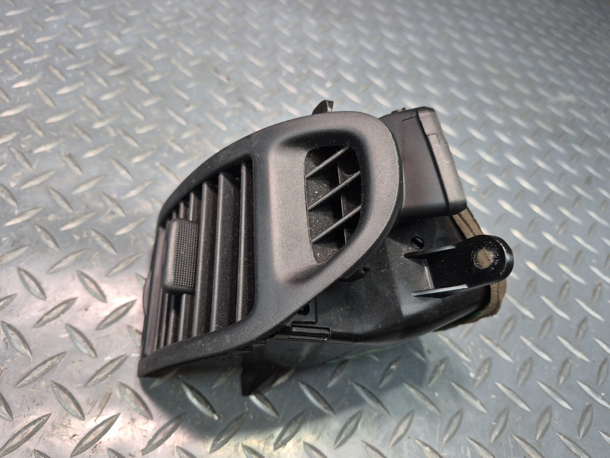 02-10 Lexus UZZ40L SC430 Set of 2 Dash Front Left & Right A/C Air Vent OEM