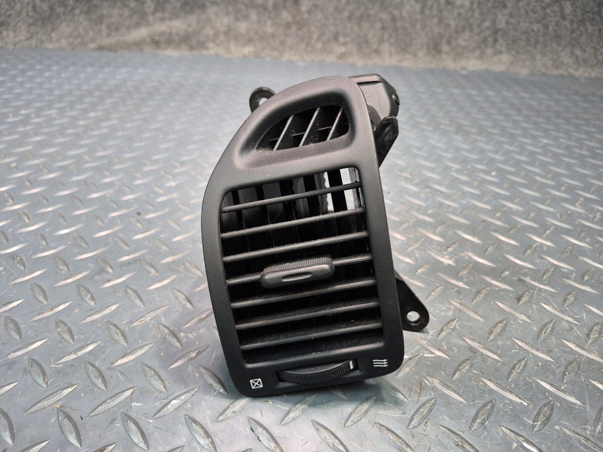 02-10 Lexus UZZ40L SC430 Set of 2 Dash Front Left & Right A/C Air Vent OEM