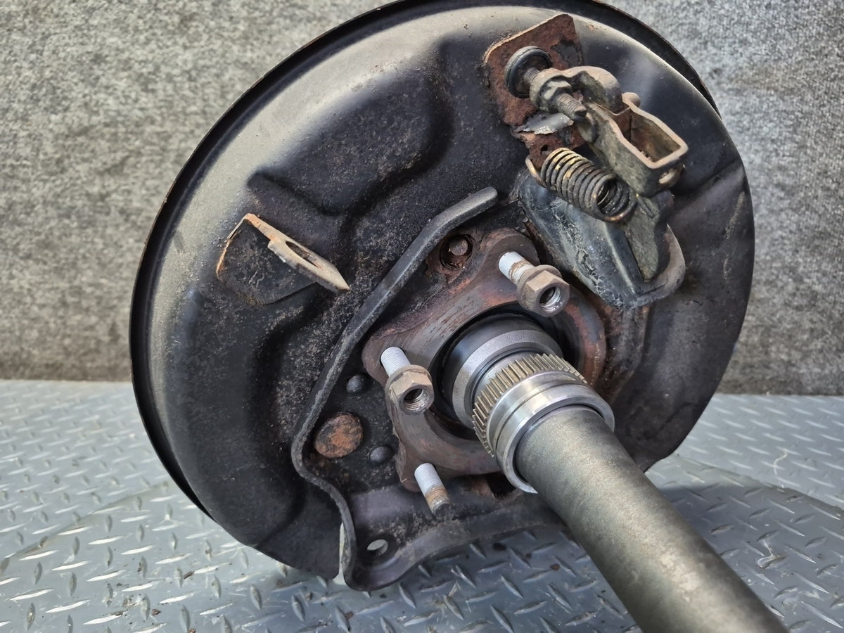 2003-2007 Lexus J100 LX470 Rear Right Pass Side Spindle Knuckle Wheel Hub
