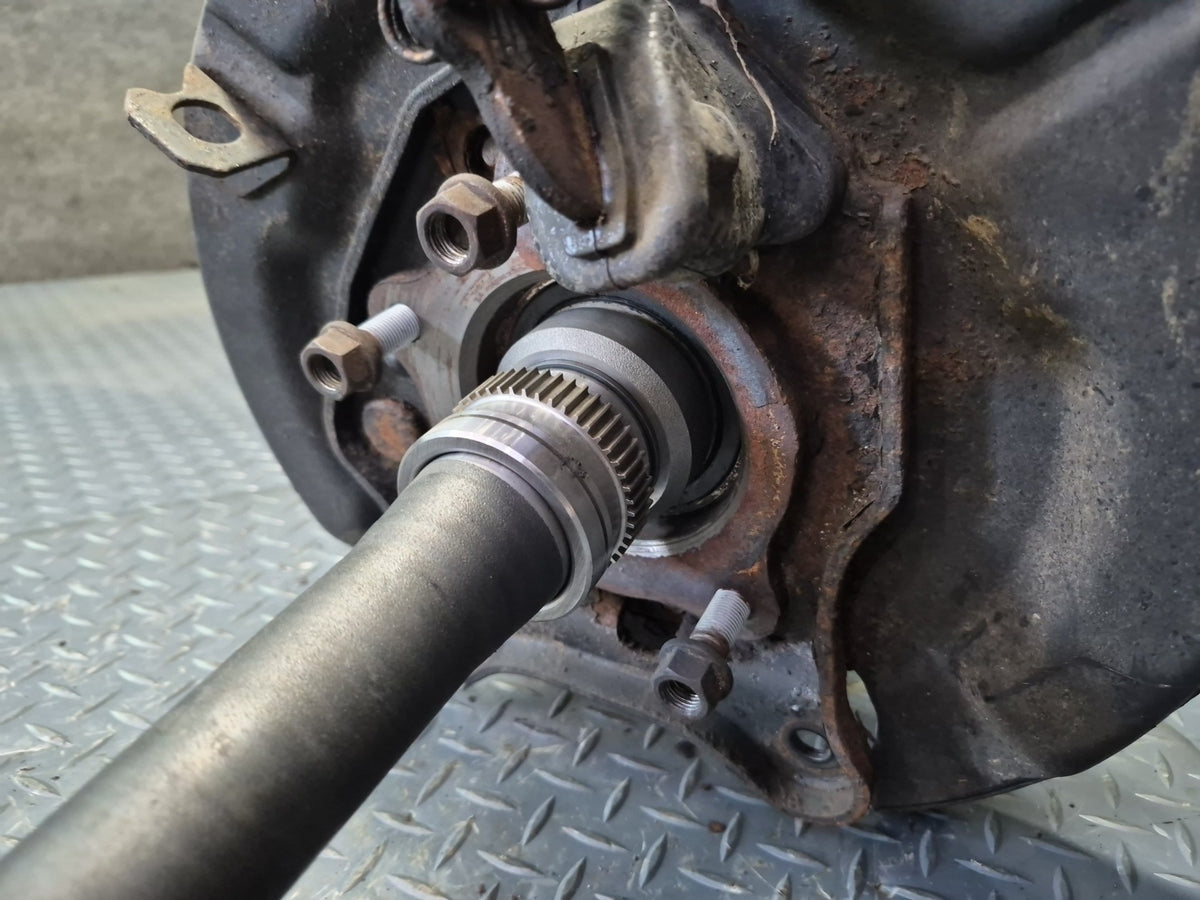 2003-2007 Lexus J100 LX470 Rear Right Pass Side Spindle Knuckle Wheel Hub