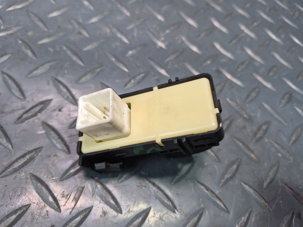 02-10 Lexus UZZ40L SC430 Front Right Door Window Control Switch OEM