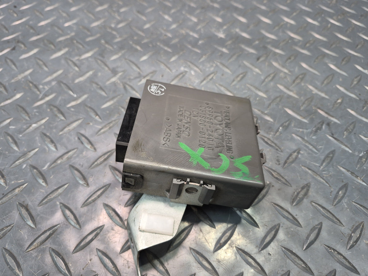 02-05 Lexus UZZ40L SC430 Headlight Leveling Control Module 89960-24010 OEM