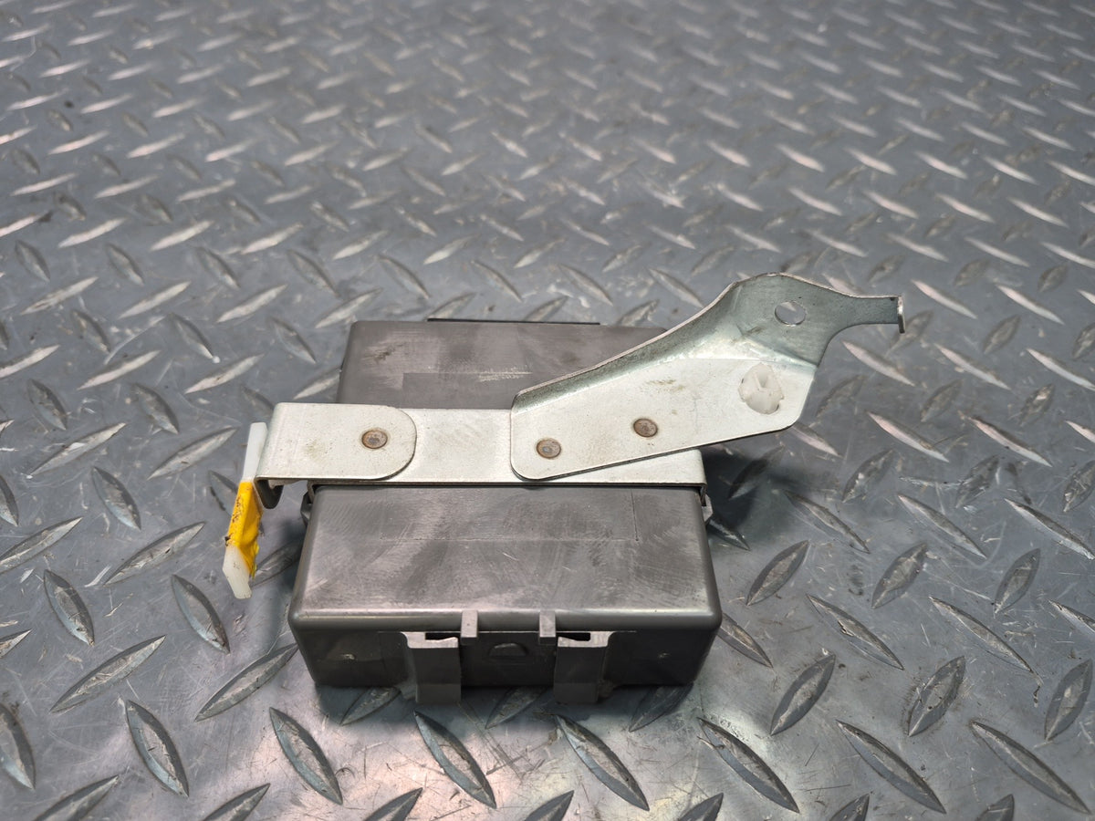 02-05 Lexus UZZ40L SC430 Headlight Leveling Control Module 89960-24010 OEM