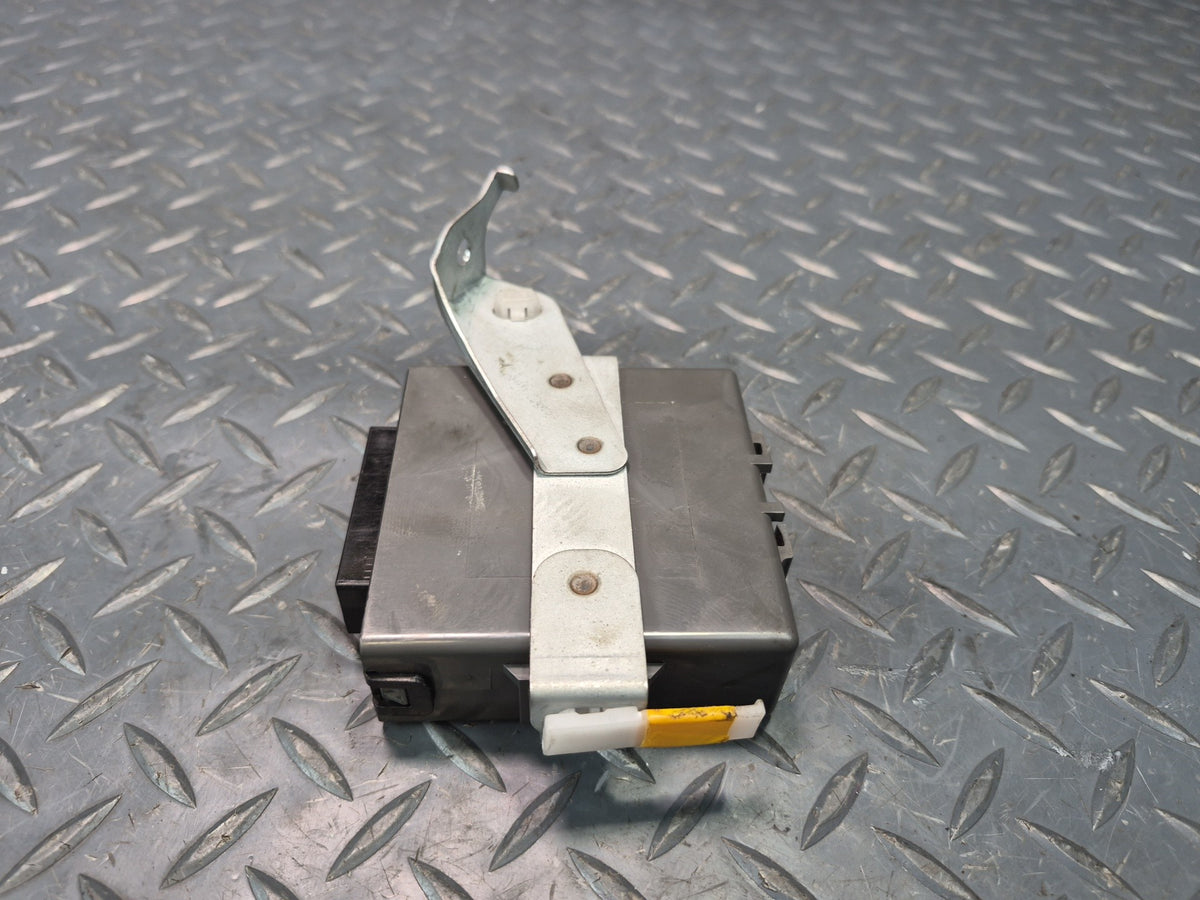 02-05 Lexus UZZ40L SC430 Headlight Leveling Control Module 89960-24010 OEM