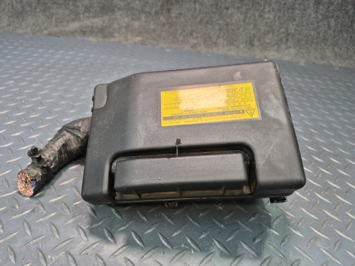 02-05 Lexus UZZ40L SC430 Engine Bay Relay Fuse Box OEM