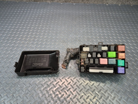 02-05 Lexus UZZ40L SC430 Engine Bay Relay Fuse Box OEM