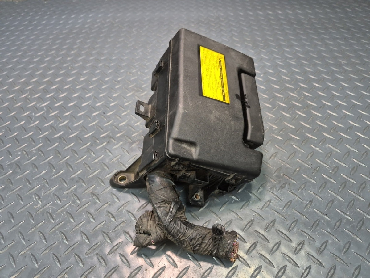 02-05 Lexus UZZ40L SC430 Engine Bay Relay Fuse Box OEM