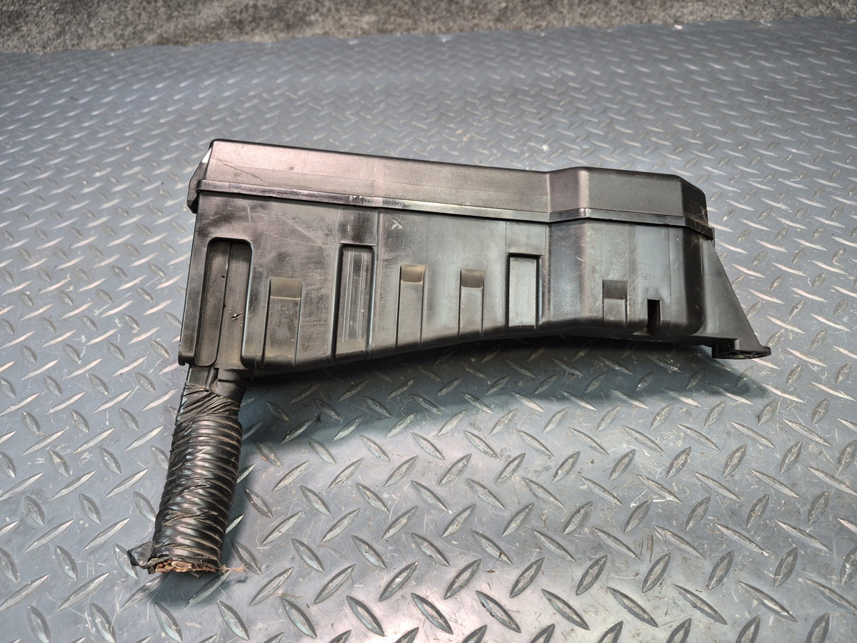 02-05 Lexus UZZ40L SC430 Engine Bay Front Right Fuse Relay Box Module OEM
