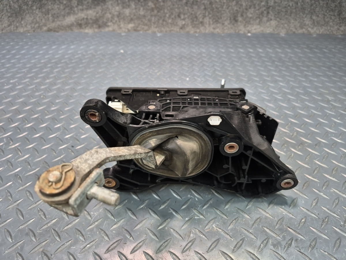 02-05 Lexus UZZ40L SC430 A/T Automatic Transmission Shifter OEM