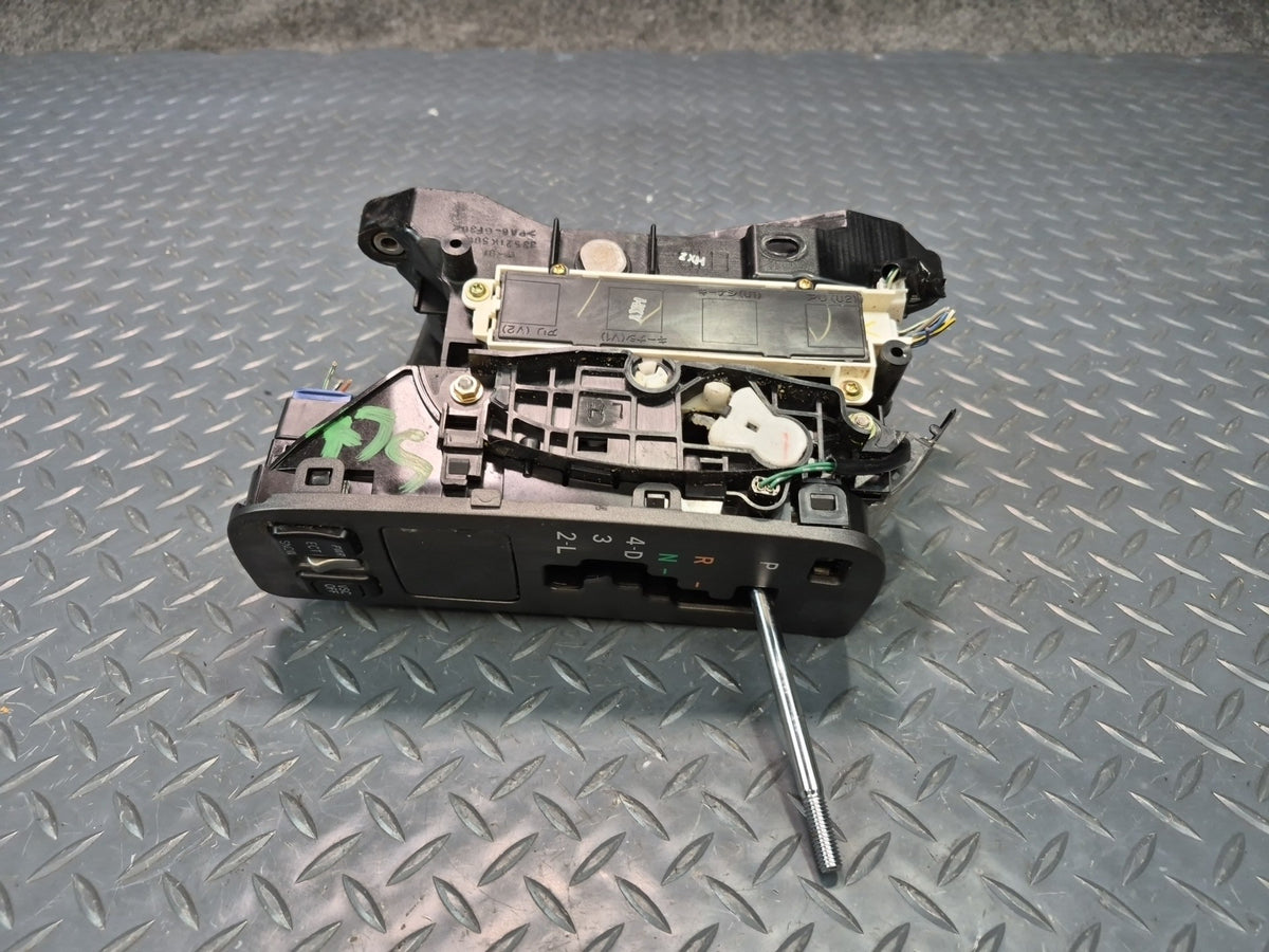 02-05 Lexus UZZ40L SC430 A/T Automatic Transmission Shifter OEM