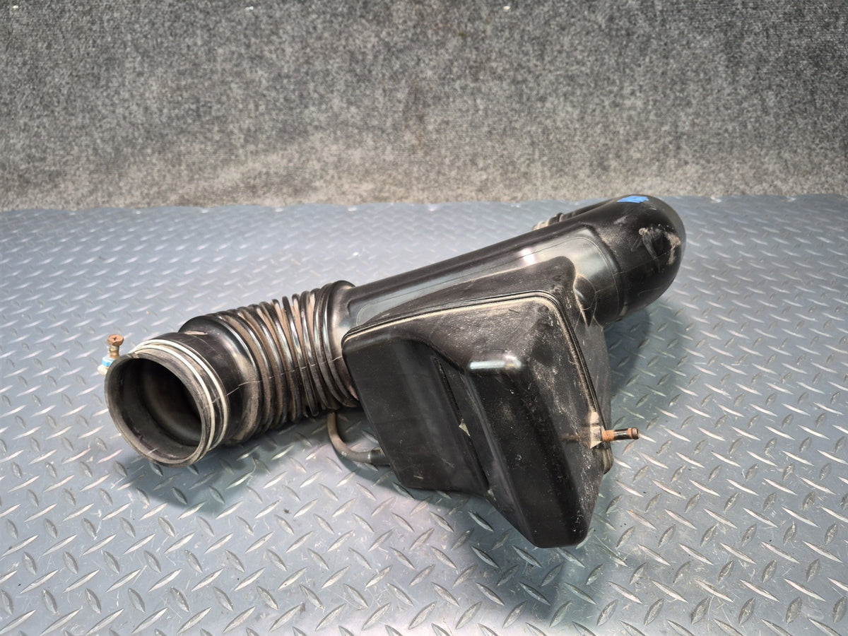 2003-2005 Lexus UZJ120L GX470 Air Intake Resonator Hose Pipe Line