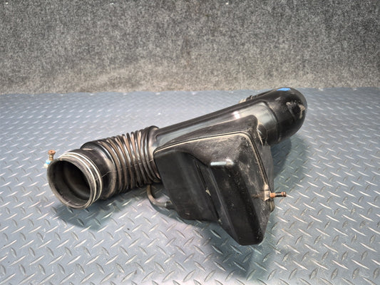 2003-2005 Lexus UZJ120L GX470 Air Intake Resonator Hose Pipe Line