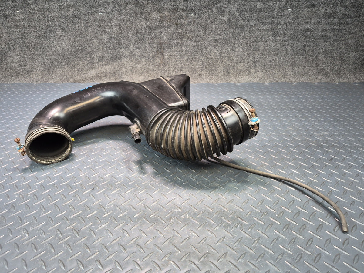 2003-2005 Lexus UZJ120L GX470 Air Intake Resonator Hose Pipe Line