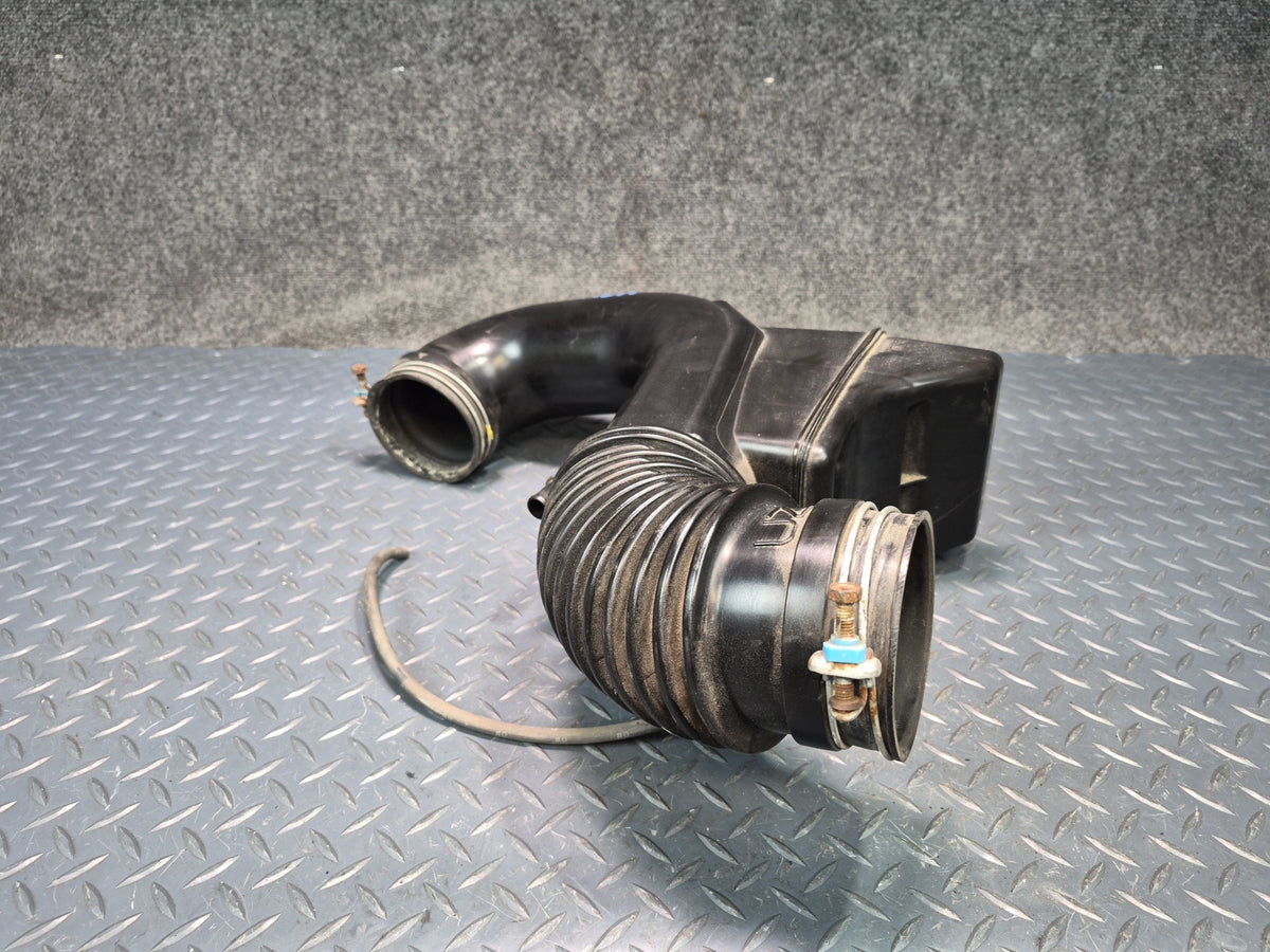 2003-2005 Lexus UZJ120L GX470 Air Intake Resonator Hose Pipe Line